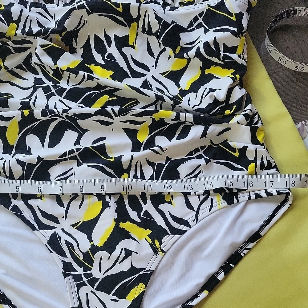 DKNY  Women Floral  Piece Swimsuit - Black, White, Yellow Size XL